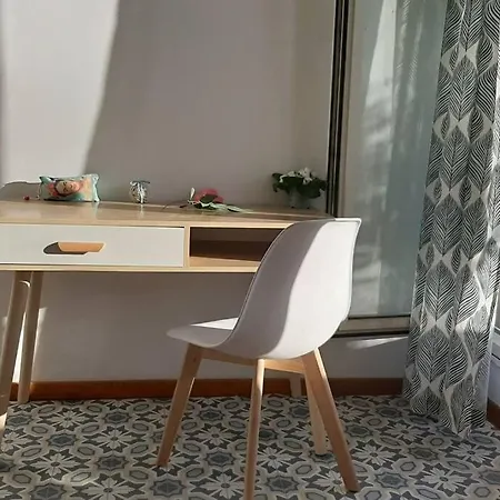D'artiste, Avec Terrasse Au Soleil Montpellier
